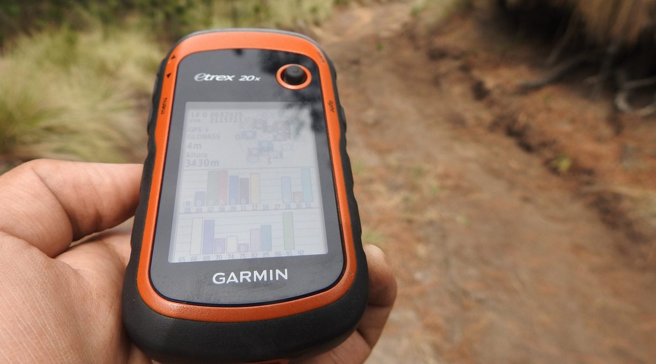 Garmin GPS-Gerät mit Kartenansicht zur Simulation von Standorten